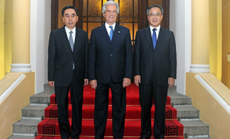 China y Uruguay acuerdan iniciar negociaciones por TLC